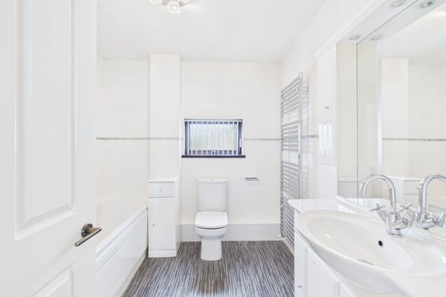 62 Roundhouse Close, Ebbw Vale photo 3