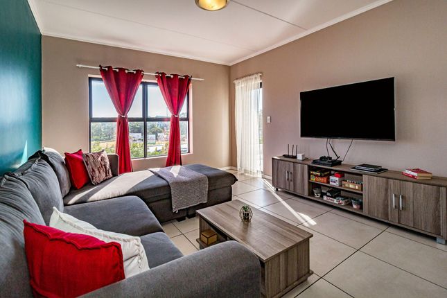 Thumbnail Apartment for sale in 210 De Velde 2, 3 De Beers Avenue, De Velde, Somerset West, Western Cape, South Africa