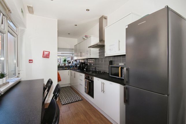 72, Humber Avenue, Coventry photo 3