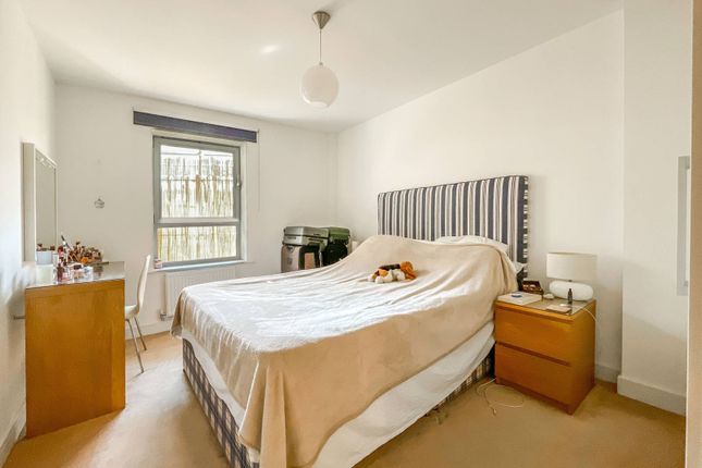 Thumbnail Flat to rent in Taylor House E14, Canary Wharf, London,