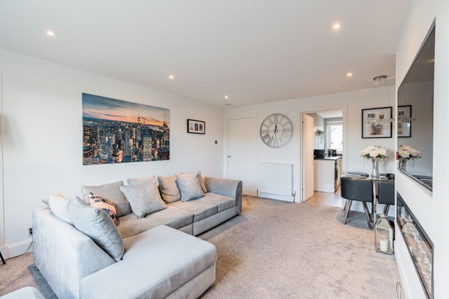 9, Broomhouse Loan, Edinburgh photo 4