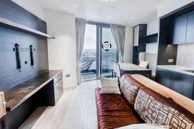 Flat to rent in New Providence Wharf, Canary Wharf, Isle Of Dog, London