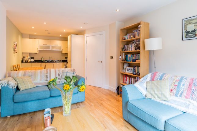 Flat to rent in The Chandlers, Leeds
