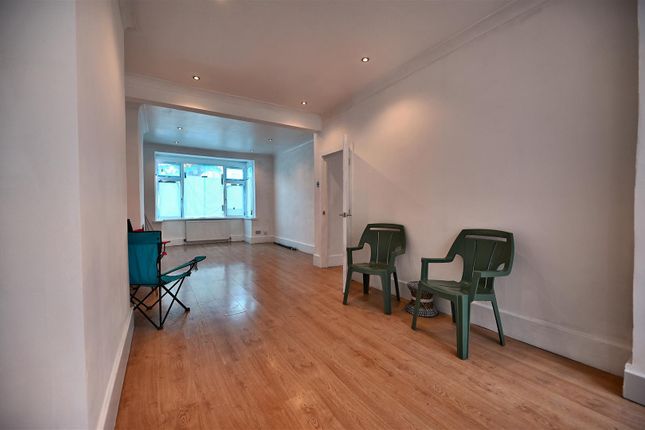 25, Bute Road, Barkingside photo 4