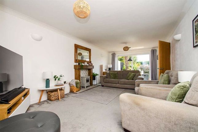 8, Rose Lane, Burntwood photo 2