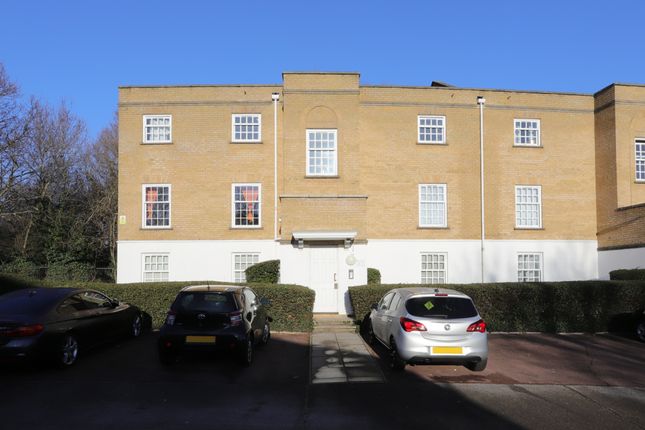 Thumbnail Flat to rent in Leigh Hunt Drive, Southgate