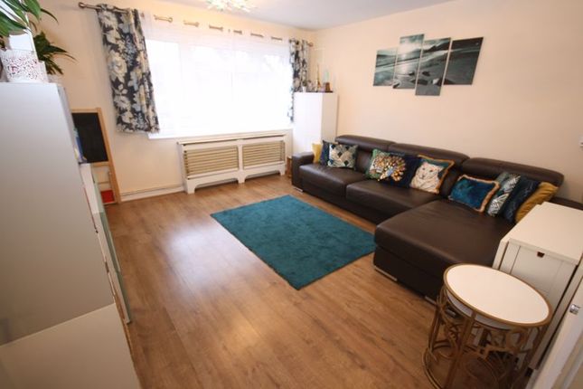 Flat for sale in Lewes Close, Northolt