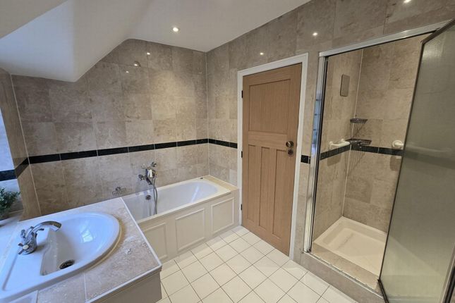 33, Hill Rise, London photo 4
