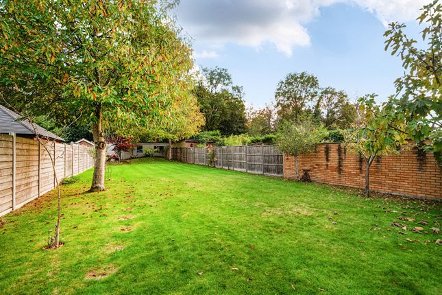 159, Almners Road, Lyne photo 2