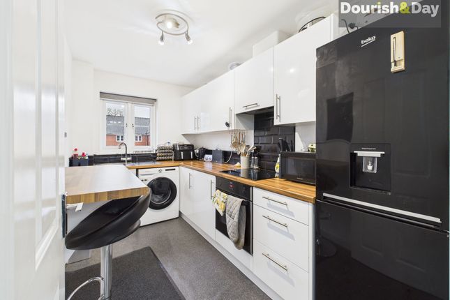 25 Garthlands Court, Stafford photo 3