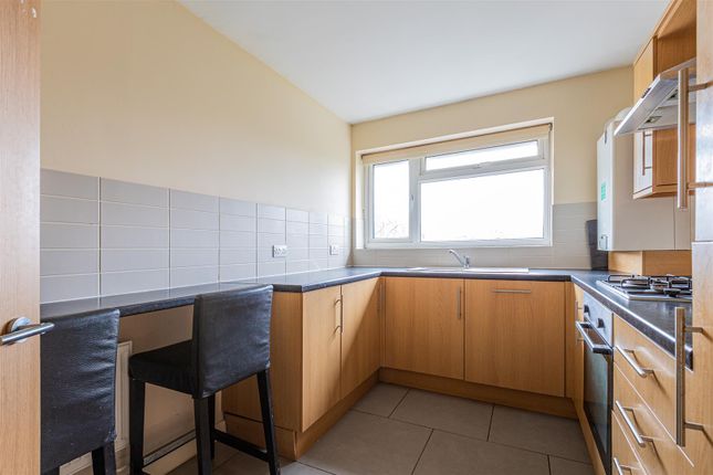 3 Dorchester Court, Brandreth Road, Cardiff photo 4