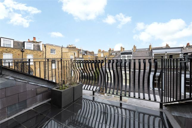 Detached house to rent in St. Catherines Mews, London
