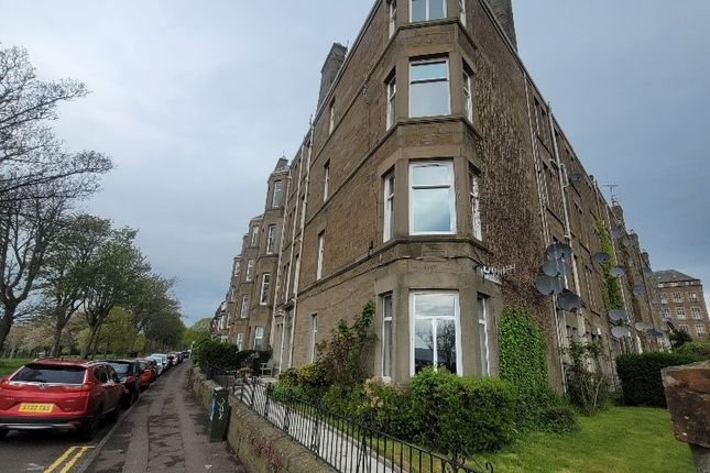 Flat to rent in Magdalen Yard Road, West End, Dundee