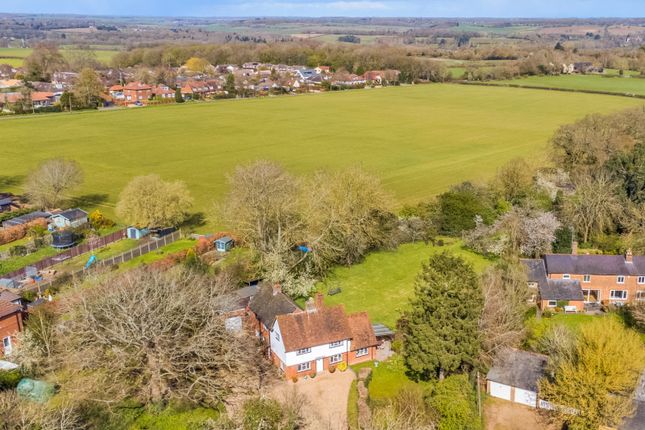 Innisfree, 14, Bury Lane, Datchworth photo 2
