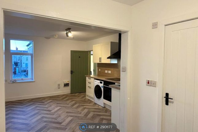 Flat   Warbreck Drive, Blackpool photo 4
