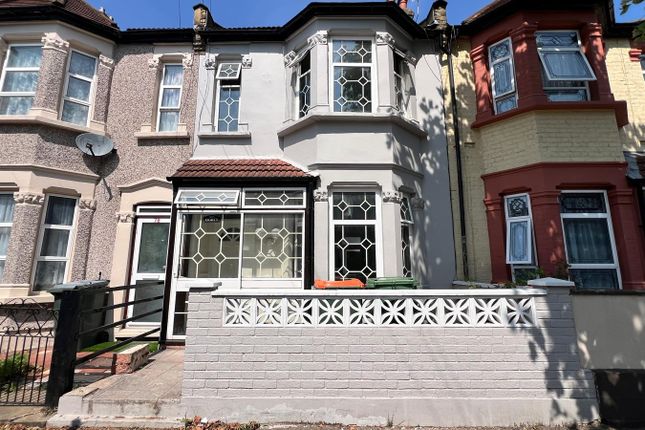 Very Spacious Three Bedroom And Through Lounge