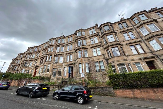 Flat to rent in Oban Drive, Glasgow