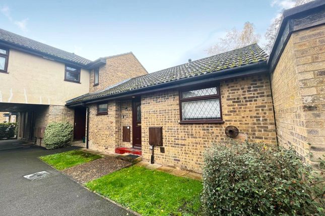 1-bed house on 51, Wellesley Close, Ash Vale, £275,000