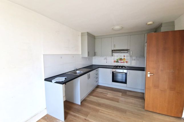 29, Eastleigh Avenue, Harrow photo 2