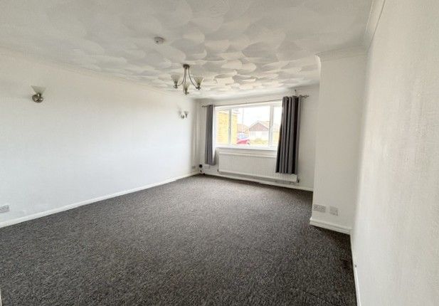 3 Glen Crescent, Selsey photo 2