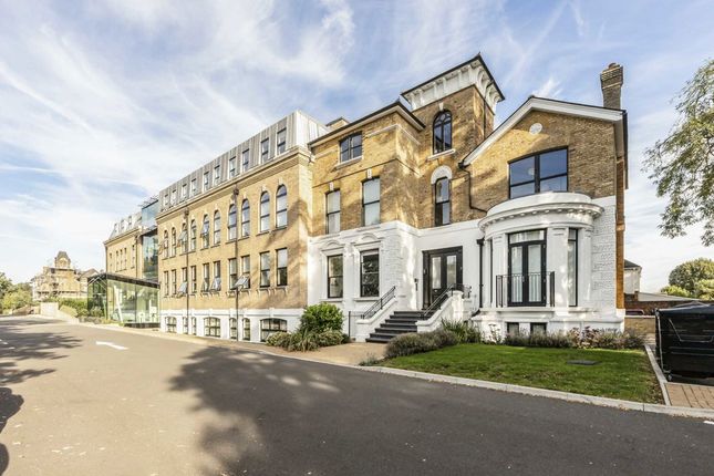 Flat for sale in Hampton Road, Teddington