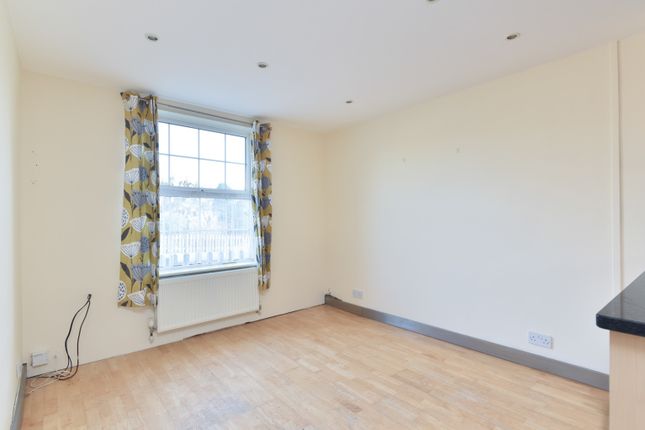 Sheepshead House, Lees Road, Ashford photo 4