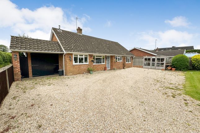 Thumbnail Detached bungalow for sale in Bath Road, Padworth, Reading