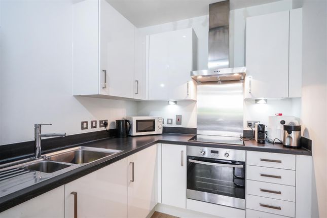 Flat 5, Sherrington Court, Canning Town photo 3