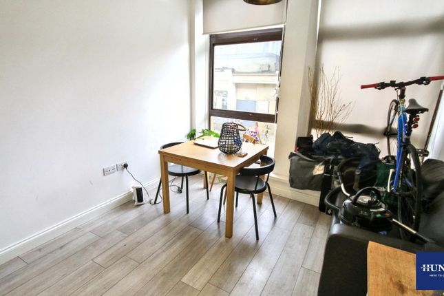 Apartment, 2, 4 James Street, Bradford photo 3