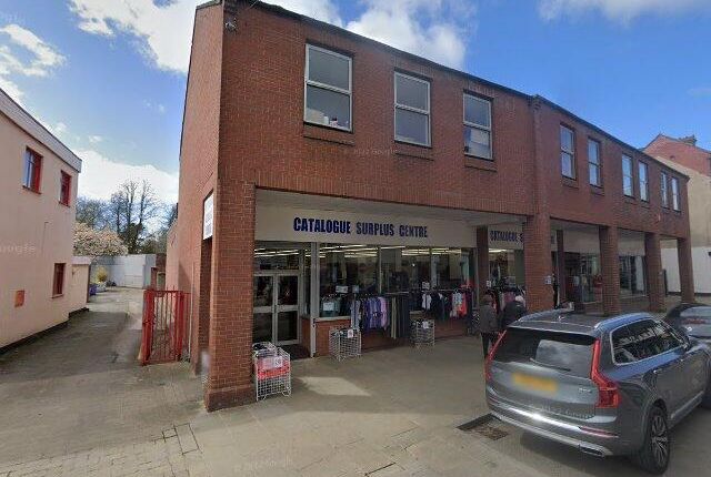 Retail premises to let in Willow Street, Oswestry