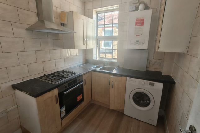 83a, Bowes Road, London photo 5