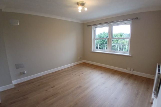 Elm Road, Redhill photo 2
