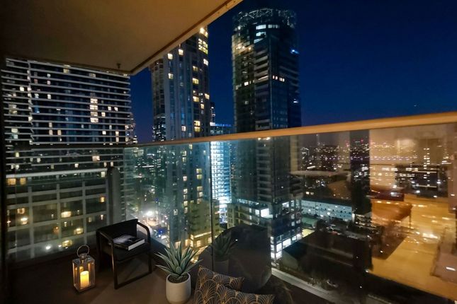 Flat 1605, Landmark East Tower, London photo 4