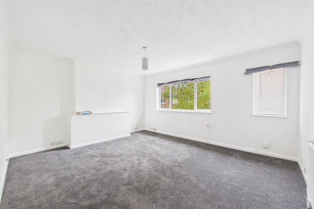 27, Chalvey Gardens, Berkshire photo 4