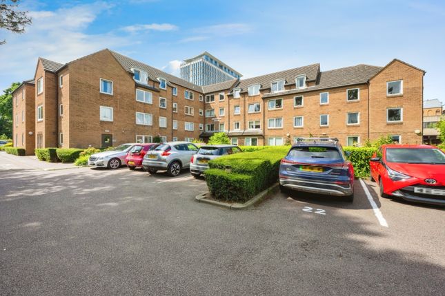 Thumbnail Flat for sale in Cardington Road, Bedford, Bedfordshire