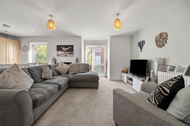 22, Howden Drive, Surrey photo 2