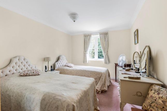 Flat for sale in Southdown Road, Harpenden