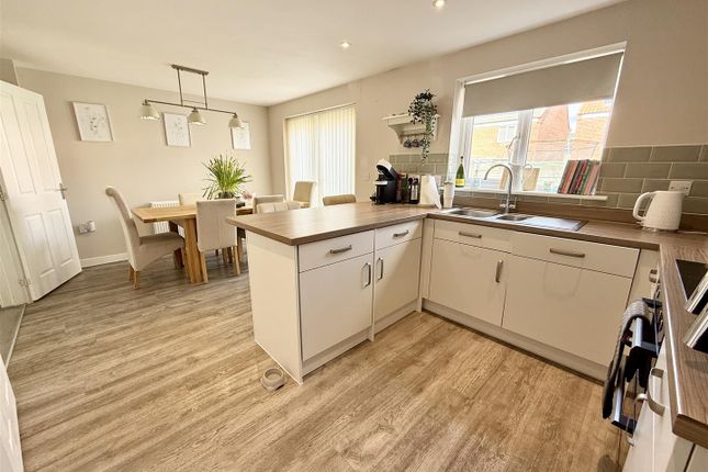 11, Portobello Drive, Great Yarmouth photo 4