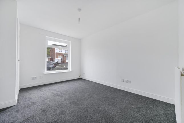 15, Murray Crescent, Wishaw photo 3
