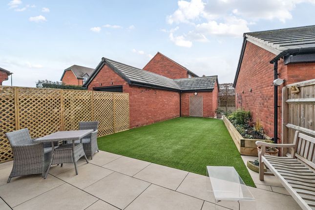 24 Bluebell Road, Tewkesbury photo 4