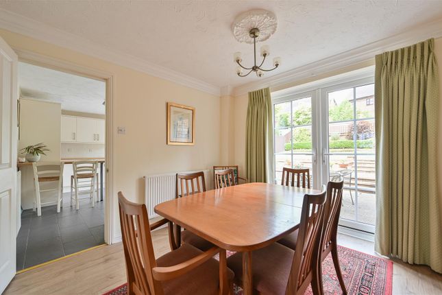 12, Hitherfield Lane, Harpenden photo 4
