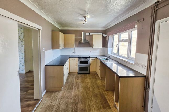 30, Peterborough photo 2