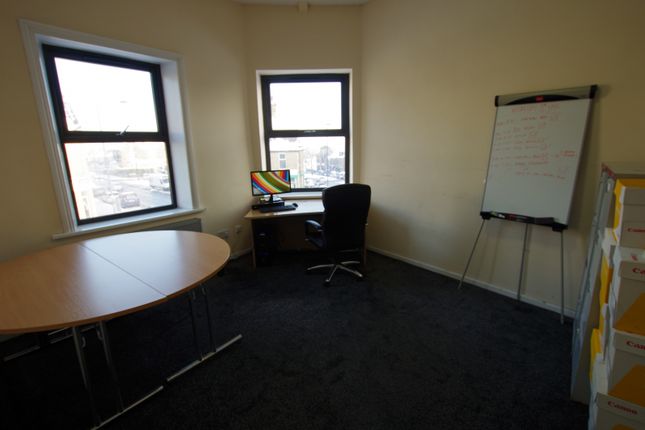 Thumbnail Office to let in Lilycroft Road, Bradford