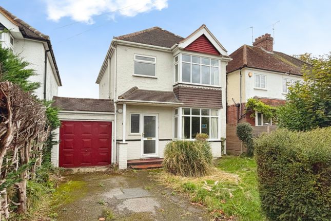 3-bed detached on 25, Cranmore Lane, Aldershot, £450,000
