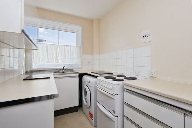 Flat 5, Eversfield House, 34, The Avenue, Eastbourne photo 4