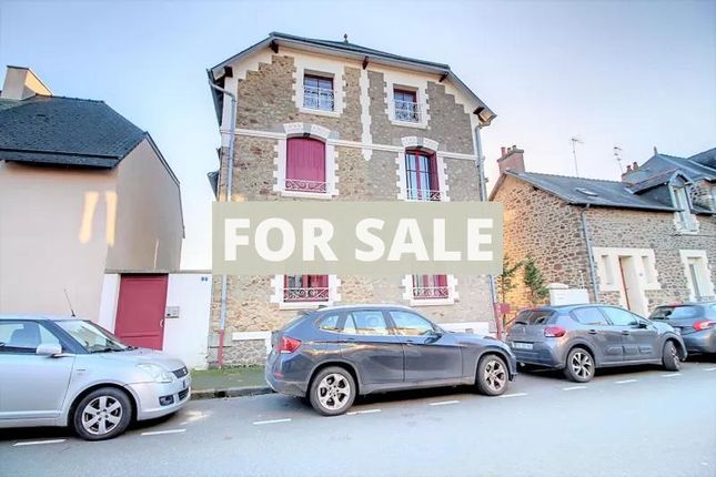 Detached house for sale in Fougeres, Bretagne, 35300, France
