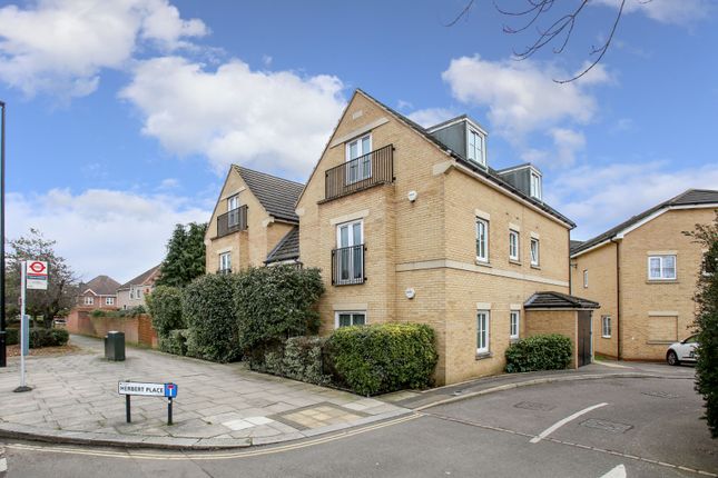 Flat for sale in Spring Grove Road, Isleworth