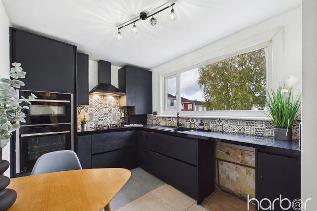 12 Turnberry Place, East Kilbride, South Lanarkshire photo 3