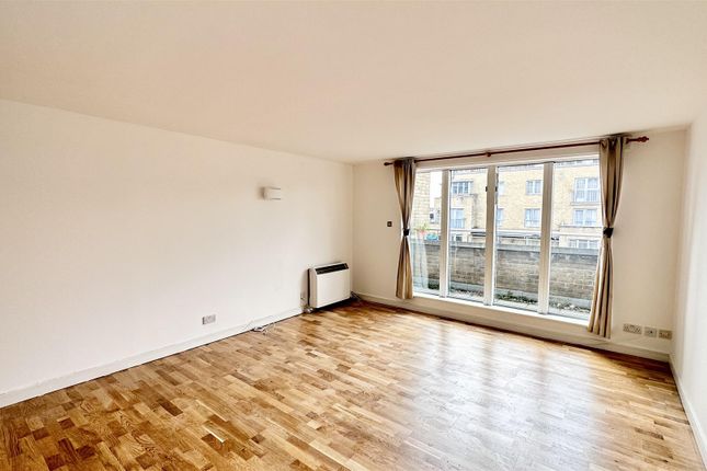 Flat 21, Willow Court, London photo 2
