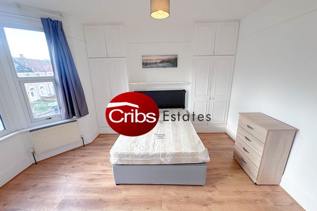 Double Bedroom Available In Se6 ( Couple Welcome )